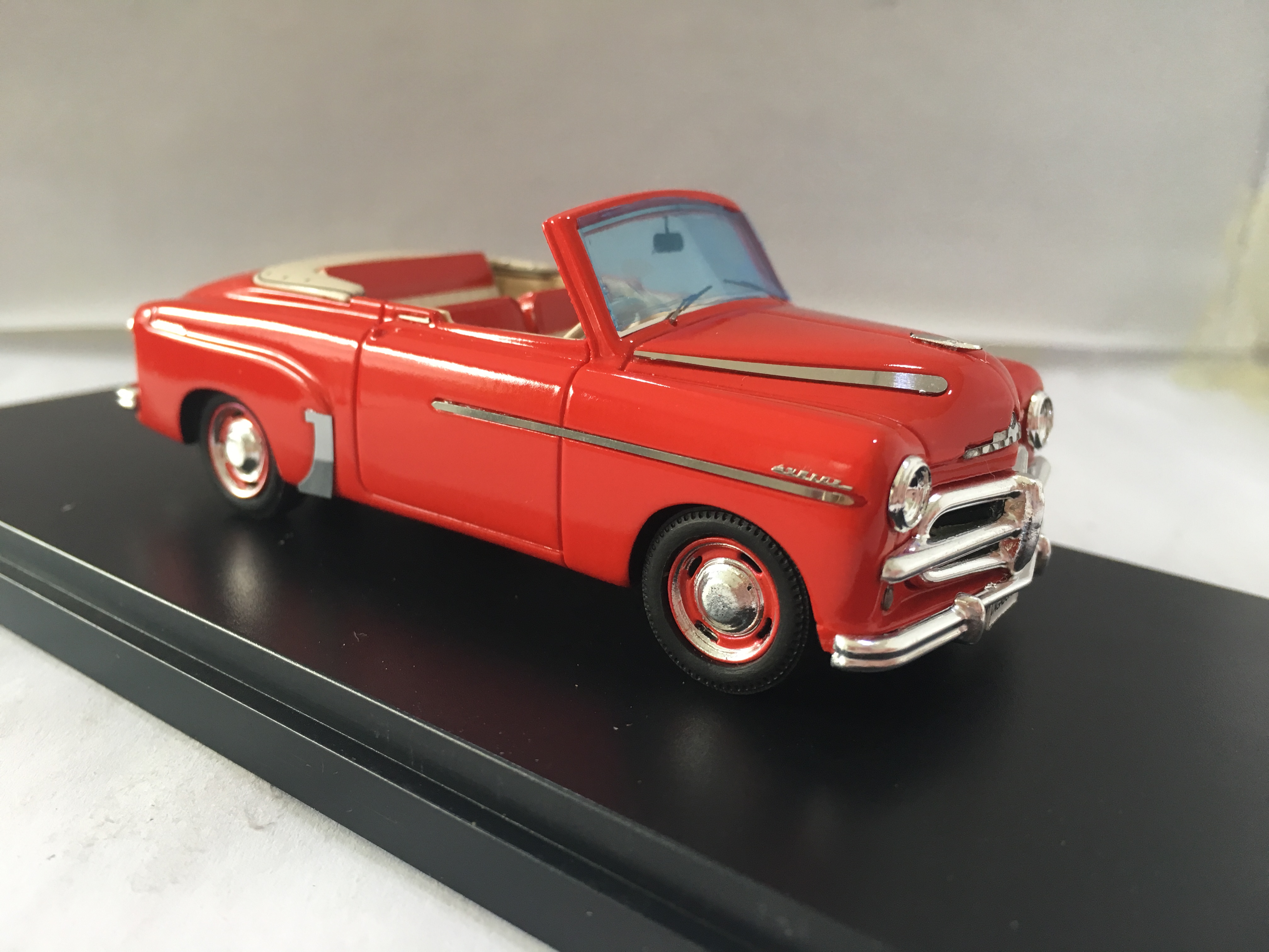 Garnet Red Vagabond 1/43 scale model collectible