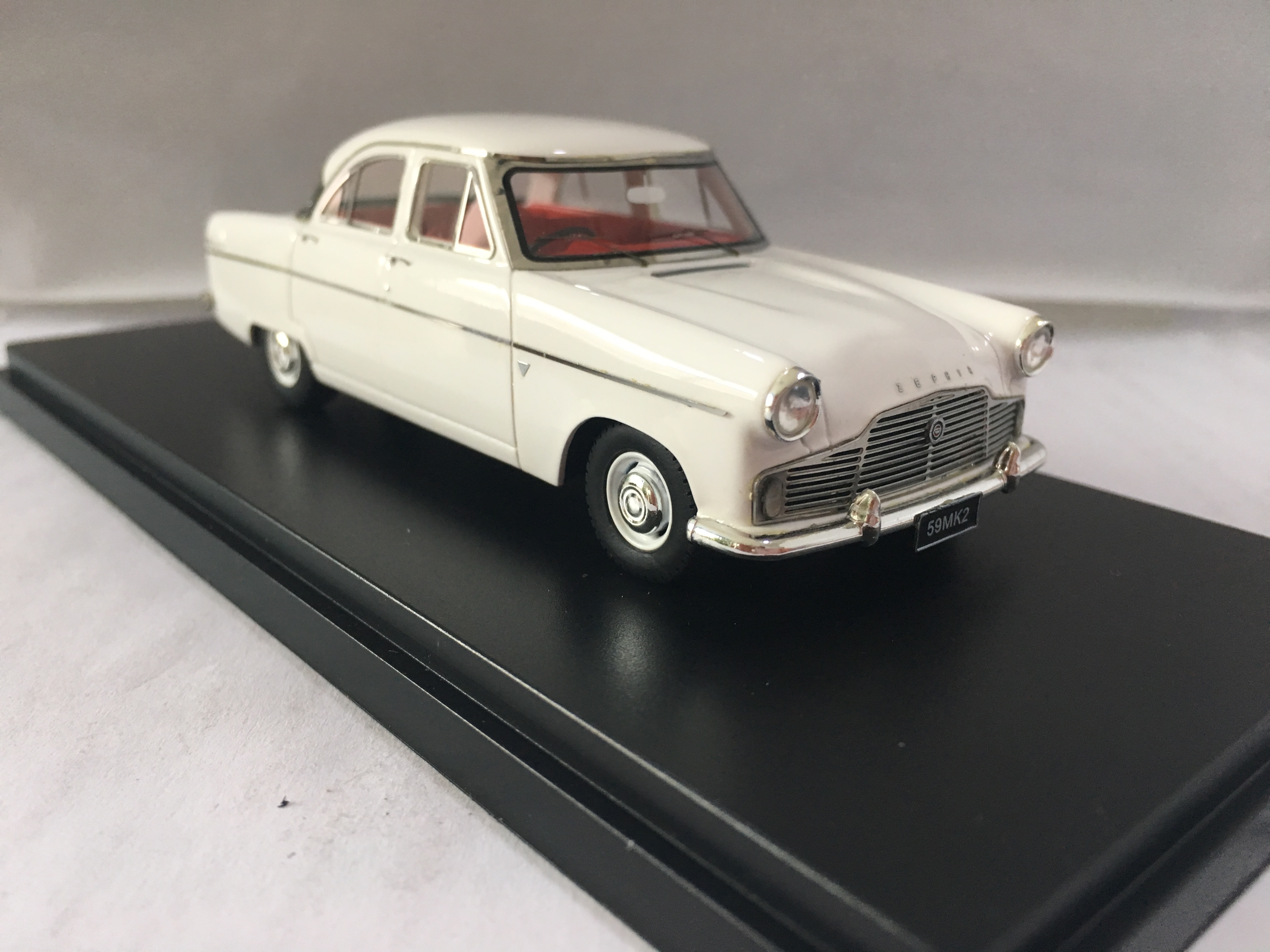 1/43 white ford zephyr Model car collectible