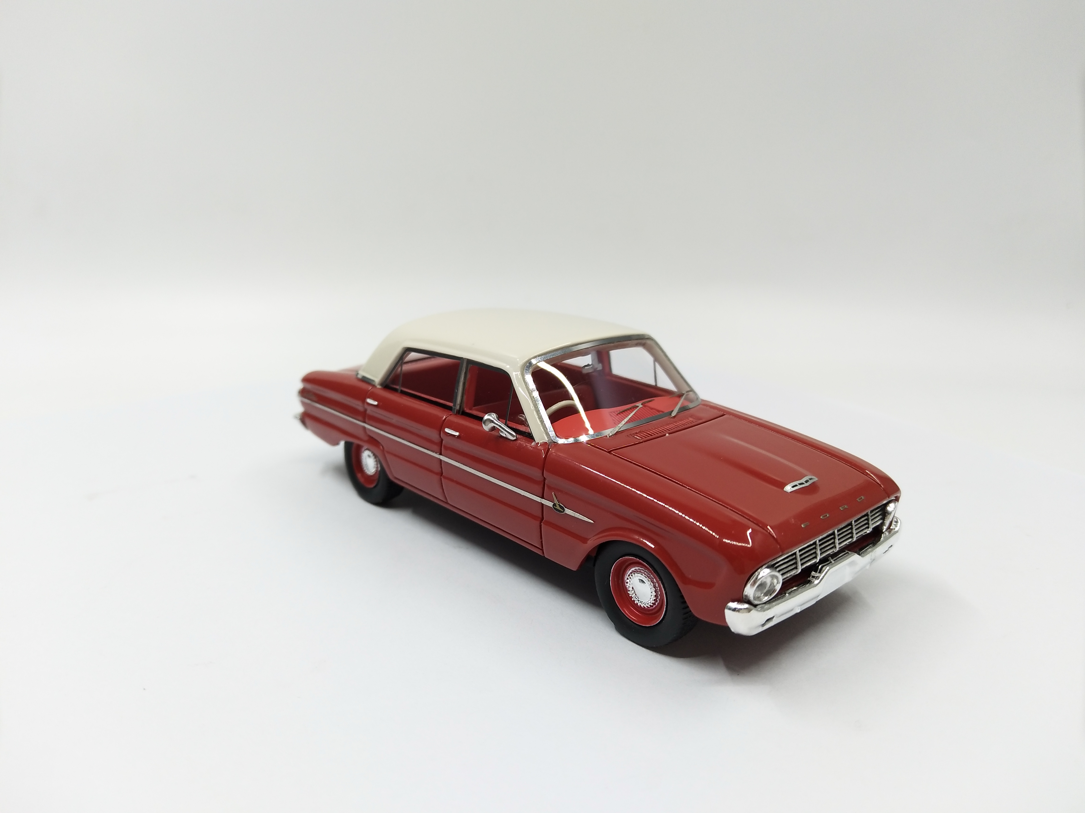 Fantacy 1/43 Ford brick red resin car model