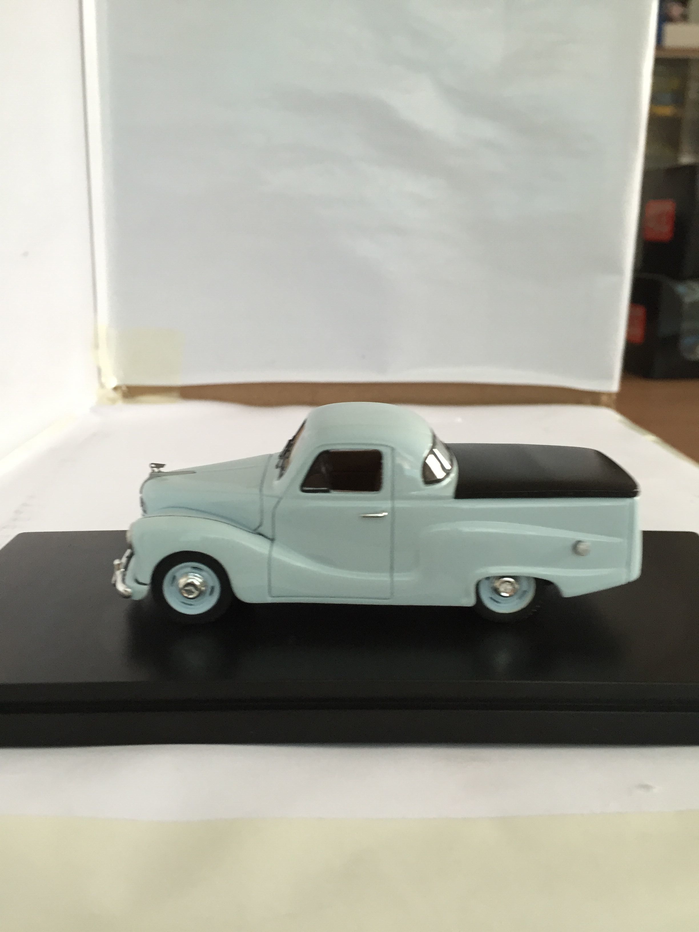 Customized 1/43 Light Blue Austin resin collectible car model