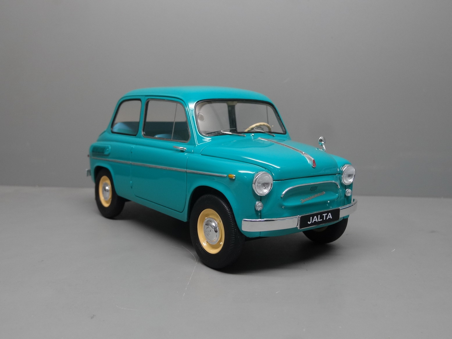 OEM 1/18 dark green model collectible car 