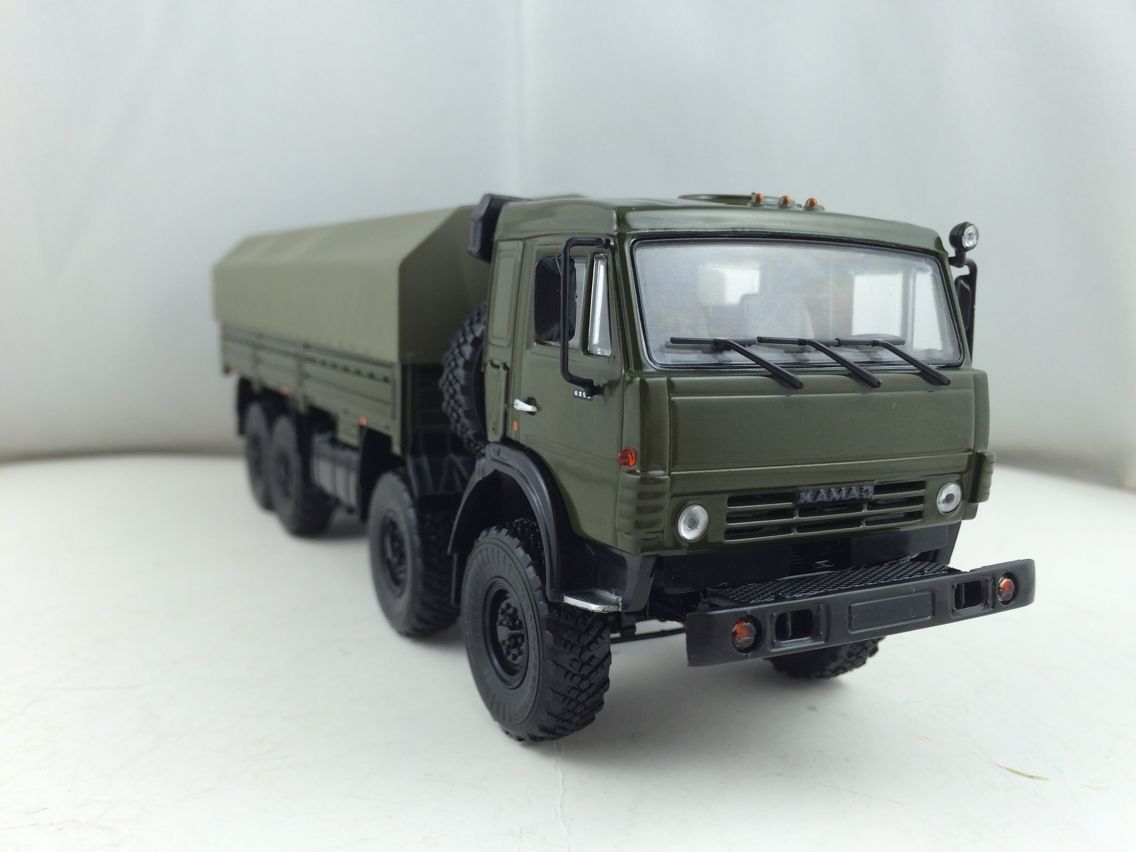 Khaki Green Kamaz heavy Truck  1: 43  model collectible toys