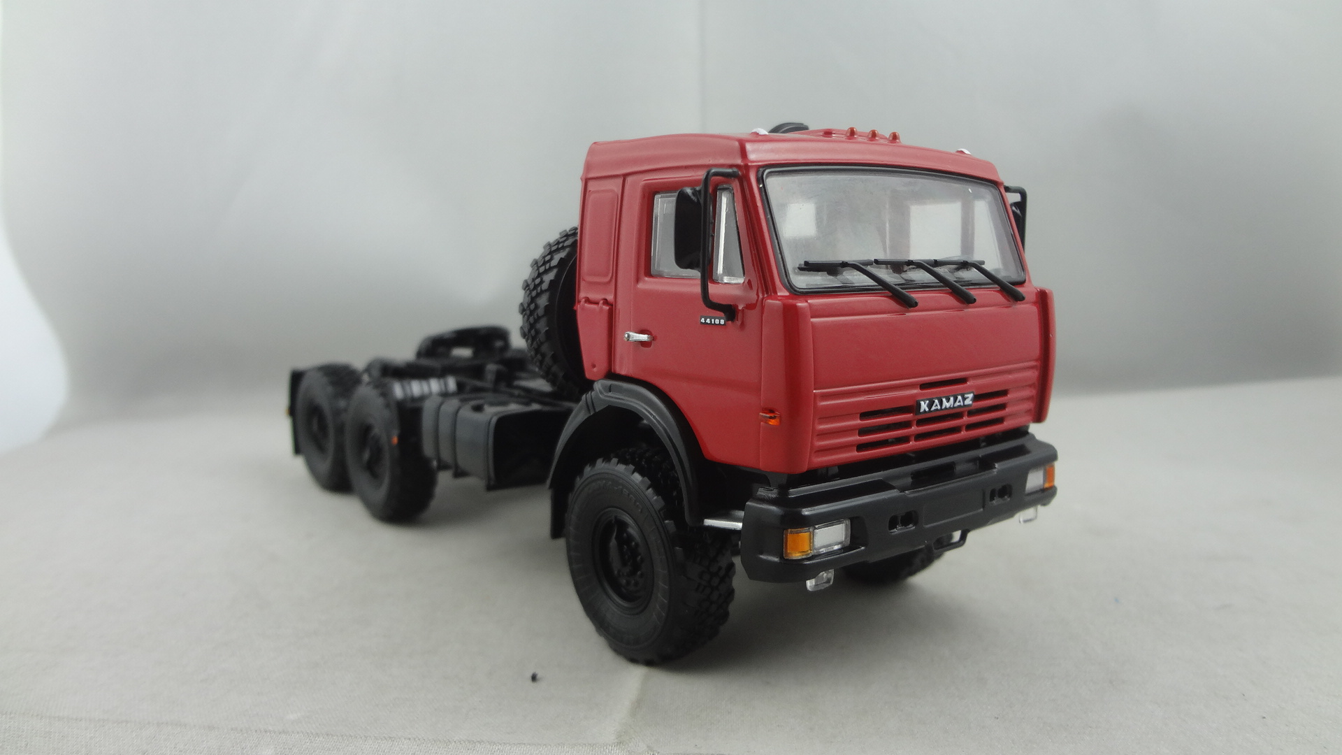 Orange OEM  trailer  heavy Truck  1: 43  model collectible toys