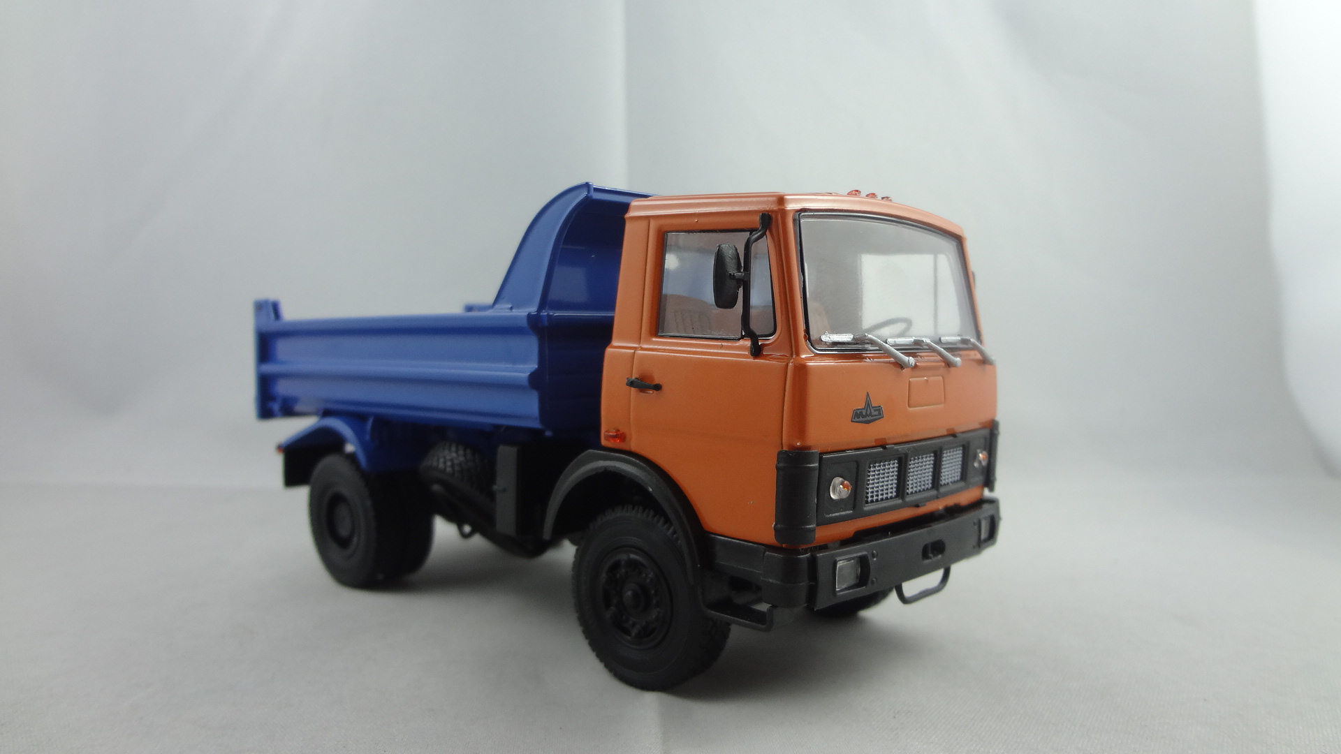 Orange Maz cabine with blue dumper truck collectible toys