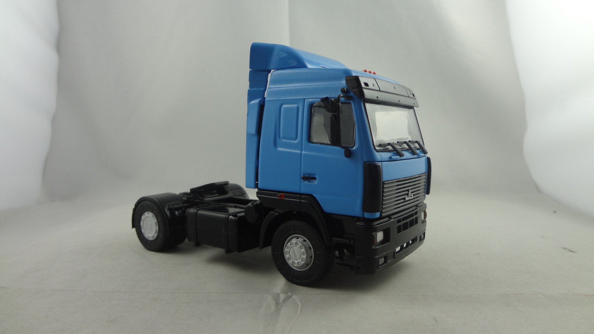 43 Scale diecast Blue function cabine trailer model
