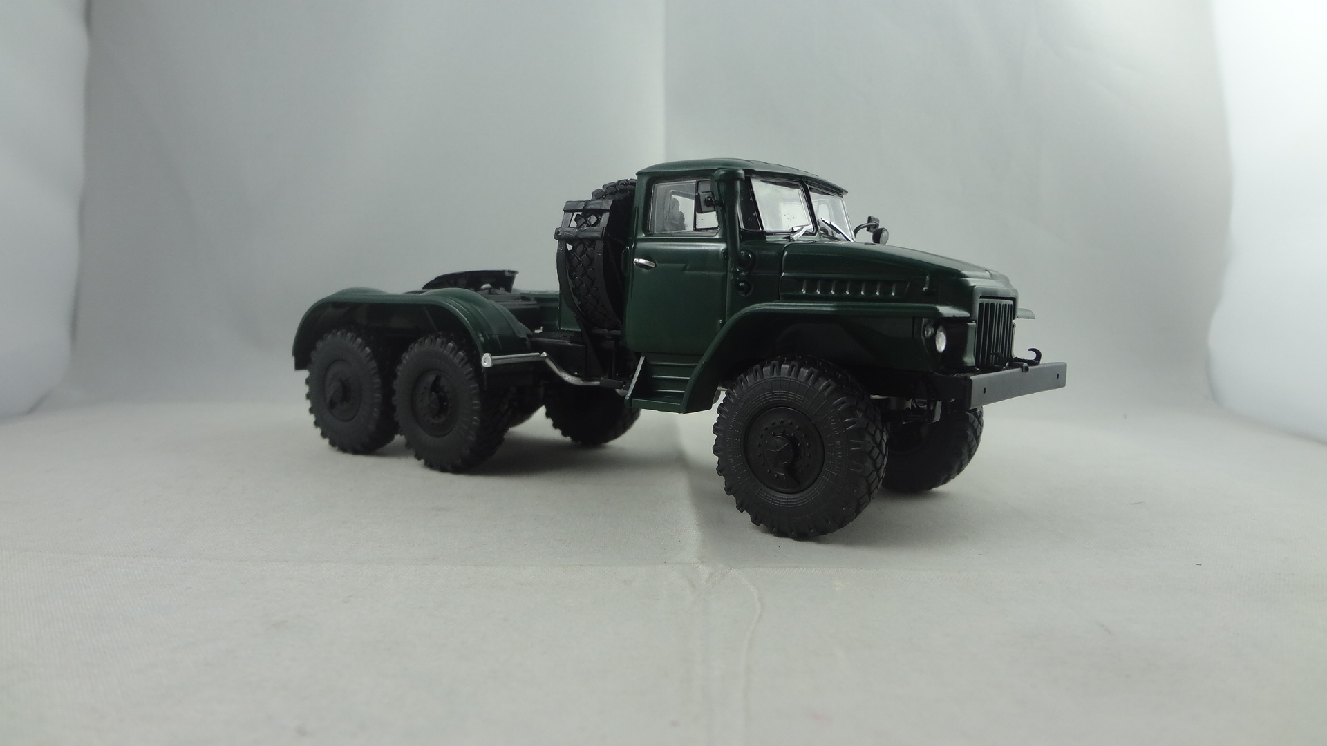 375 diecast truck model collectible 