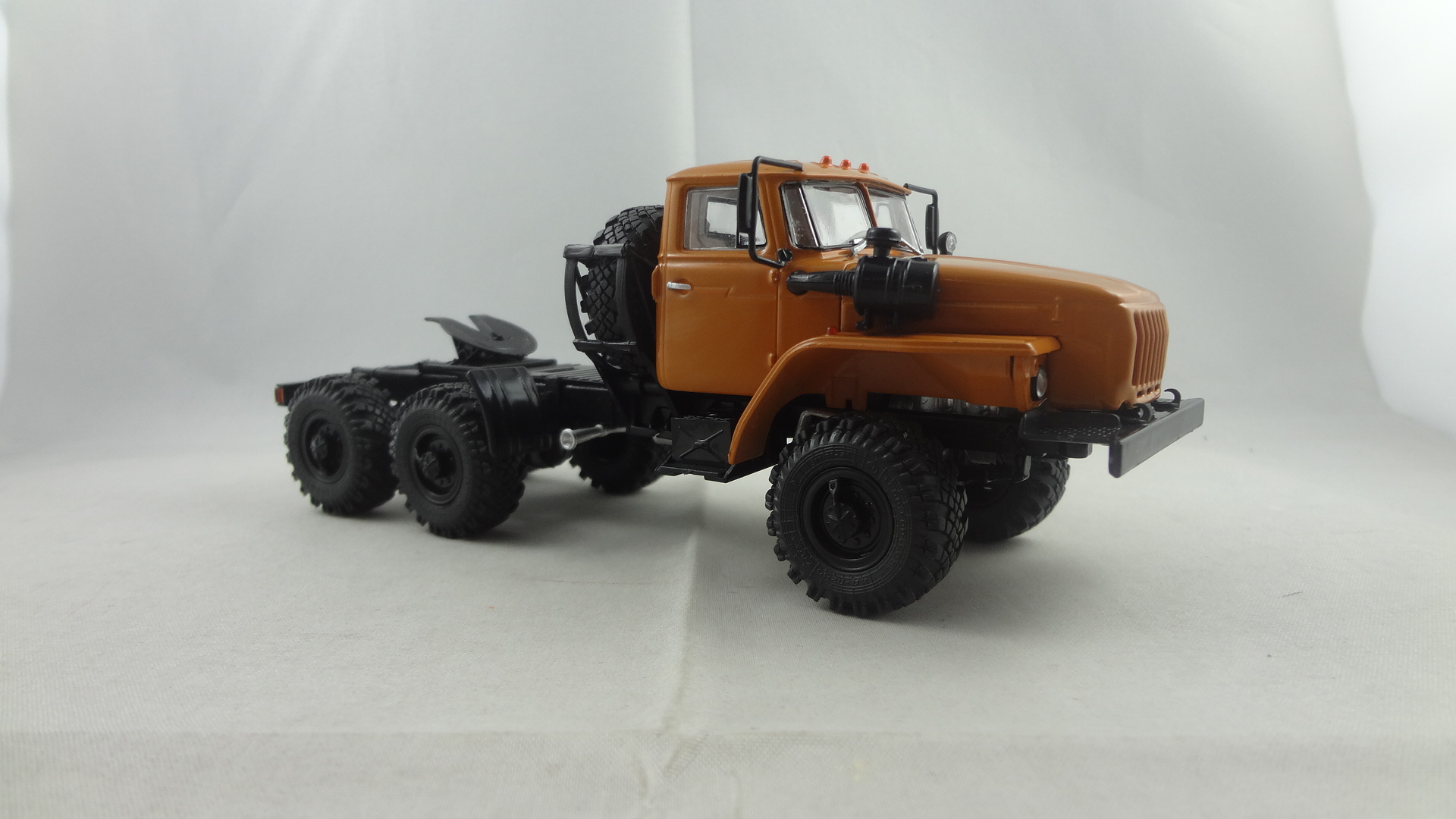 43202-0311-31 Brick red cabine 1/43 scale diecast truck model 