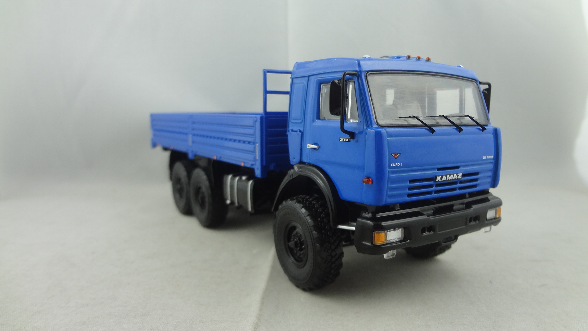 DAF-A 2935 C blue cabine with blue trailer 