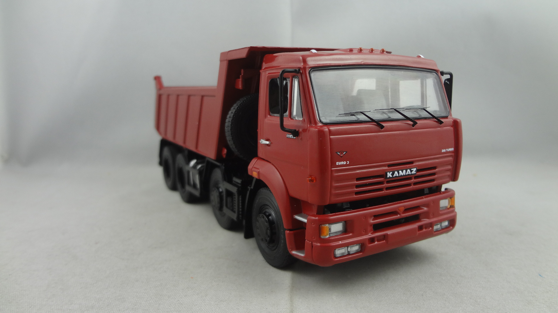DAF-D 1815c red functional cabine truck model 