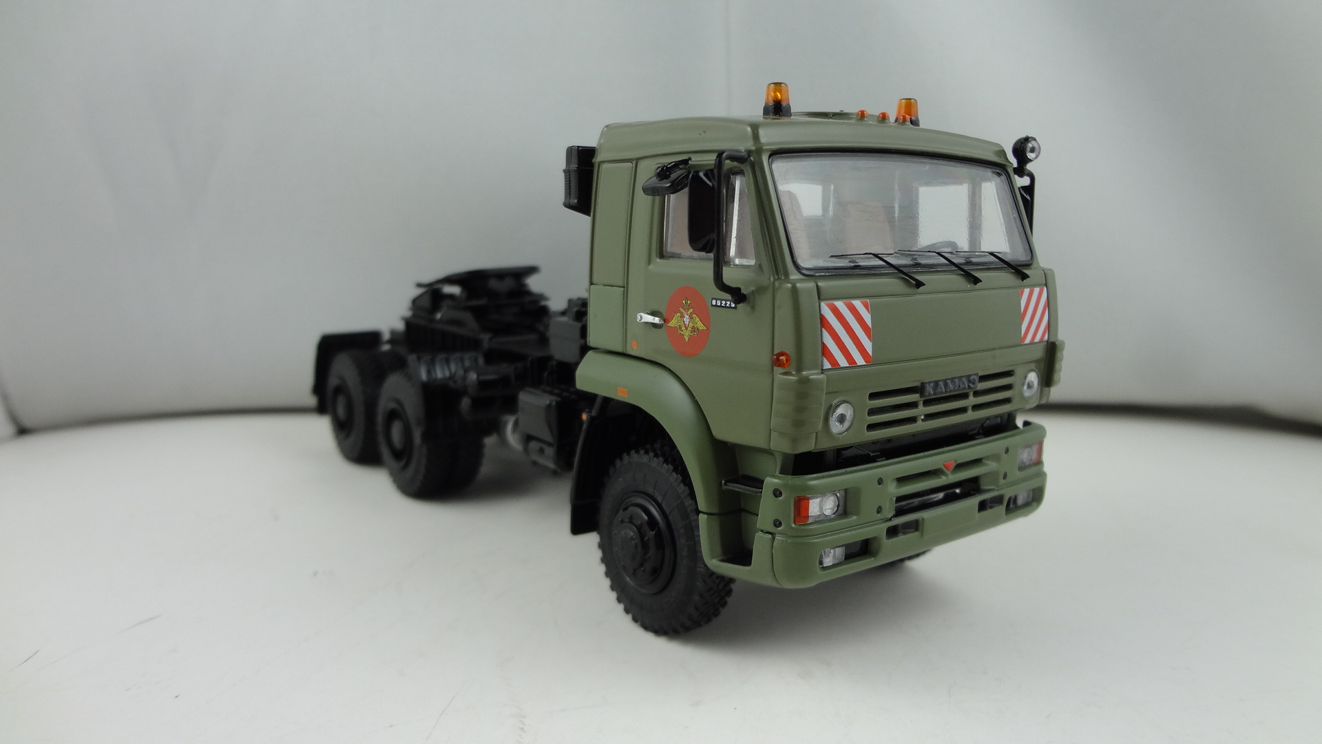 DAF-65225M green  functional truck trailer model 