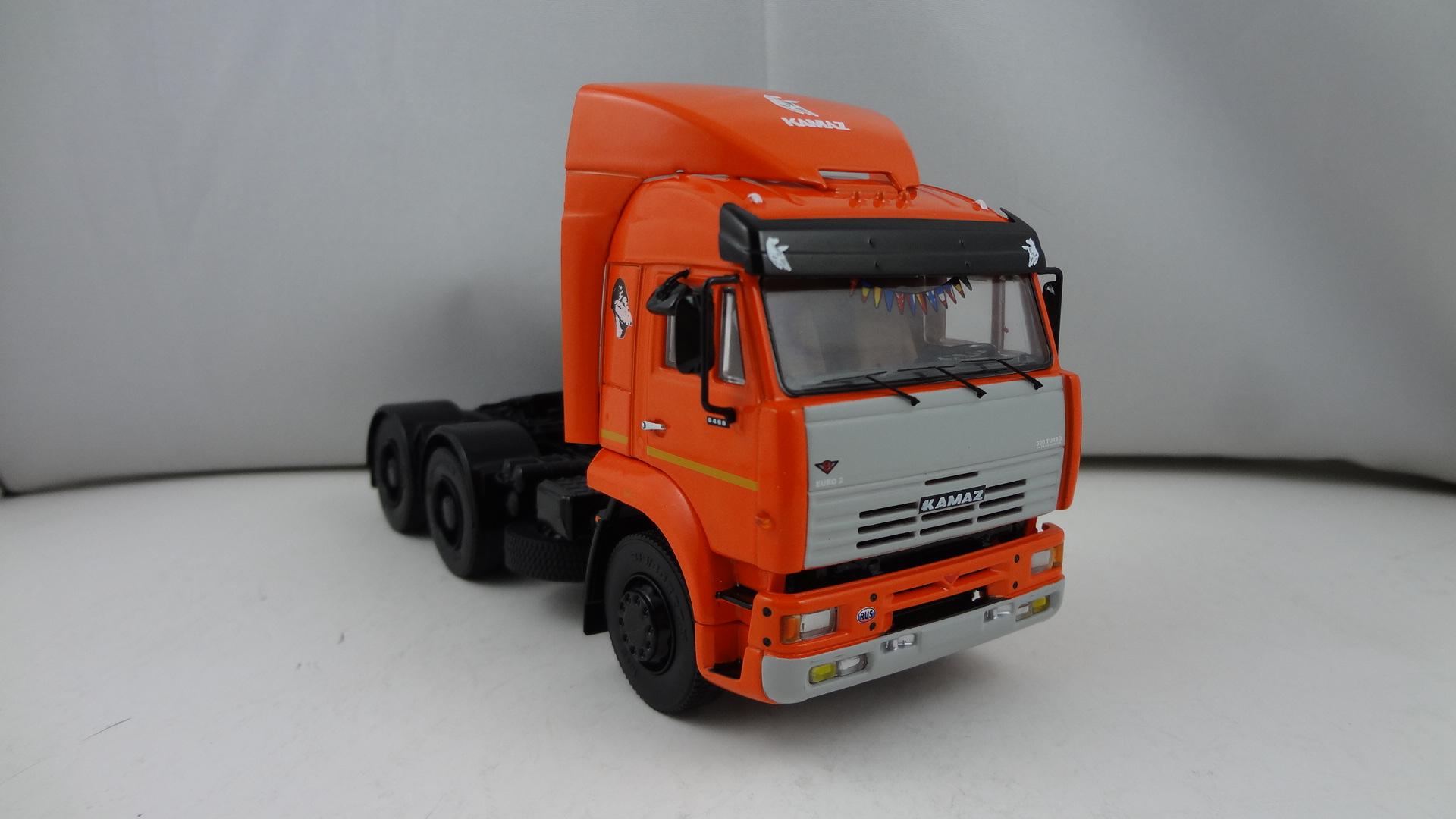 DAF-6460 Orange functional cabine model trailer