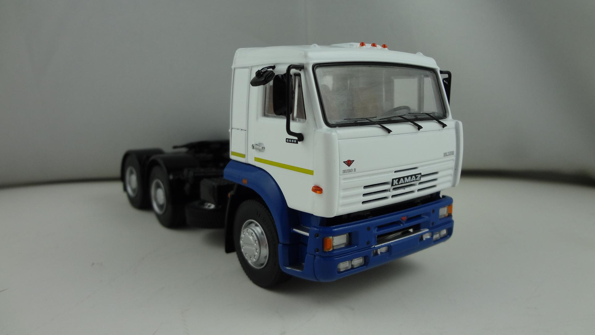 DAF-6460 OLD version White functional truck trailer model