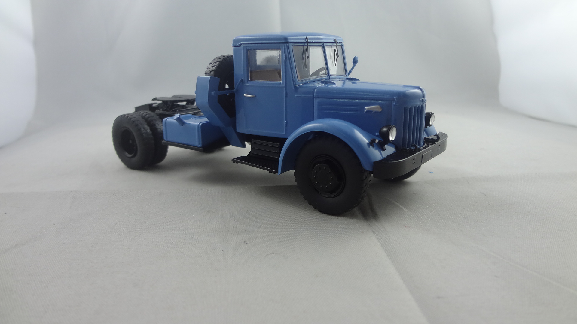 Maz-200 V light blue cabine truck trailer model 