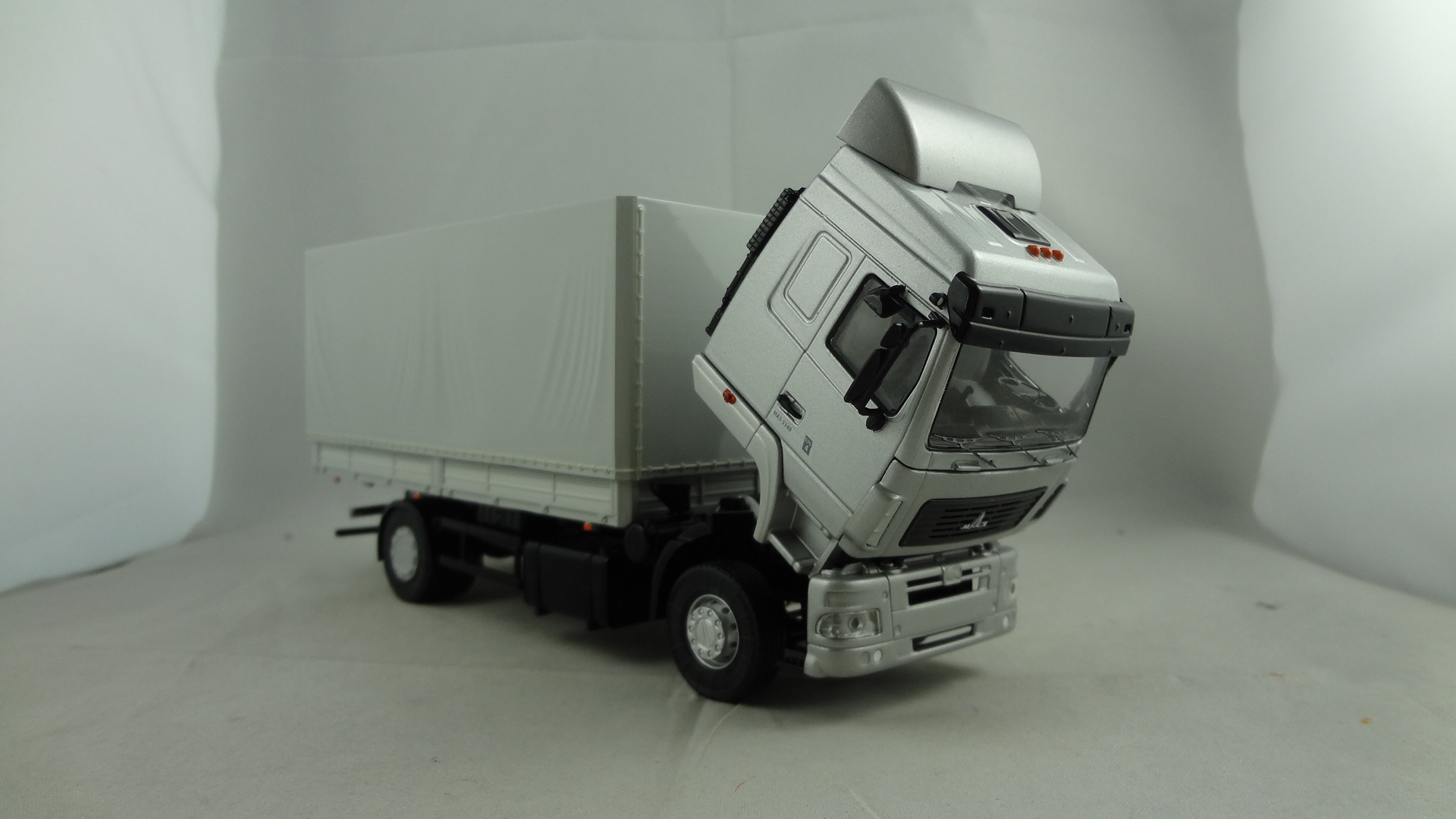 Maz-5340 Silver cabine model truck container toy 