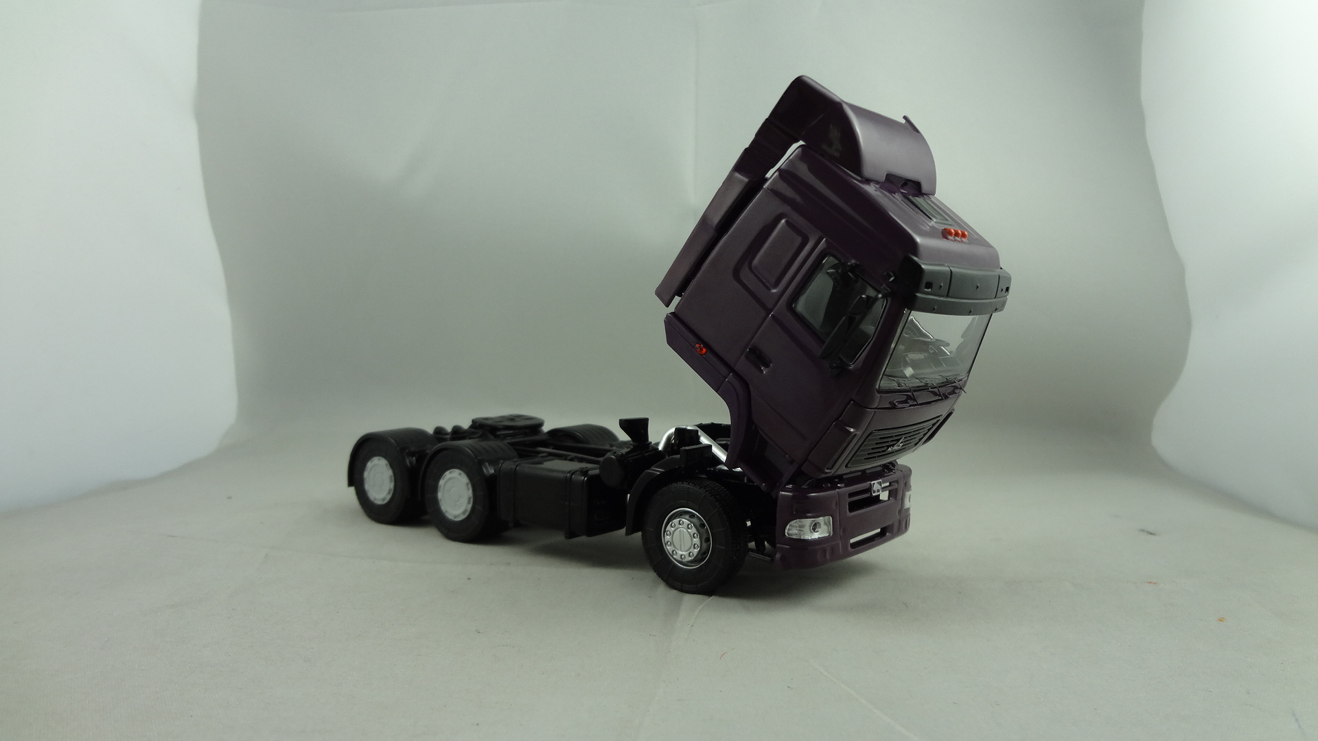 Maz-6430 Eggplant purple model truck trailer