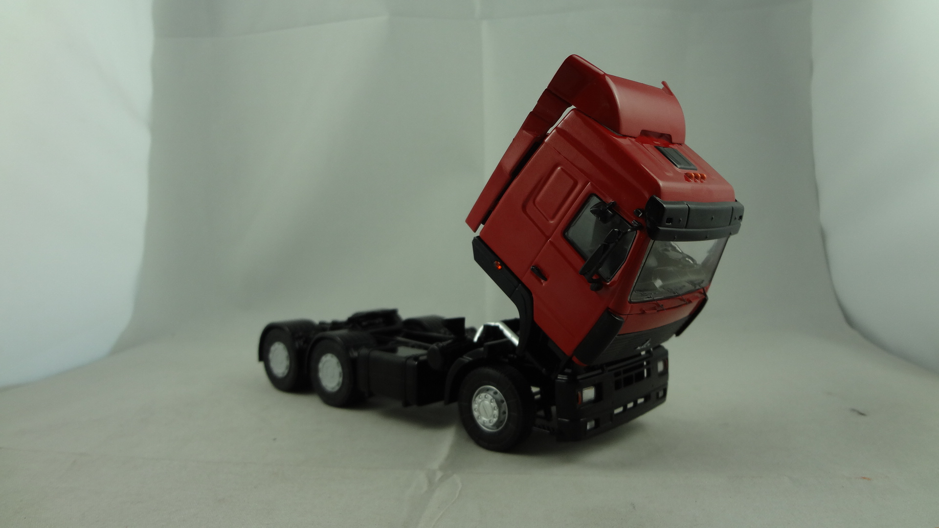 Maz-6430 Old cabine maz trailer truck model
