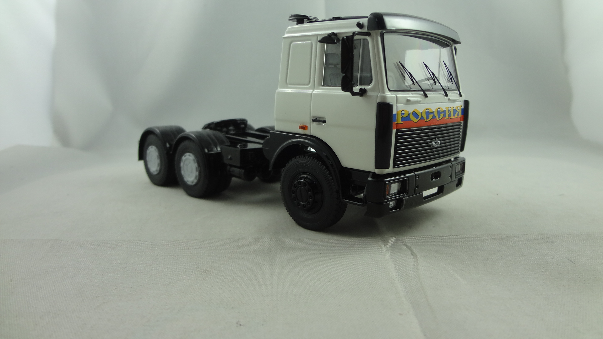 MAZ-6422 New cabine cool gray 1c cabine trailer truck  