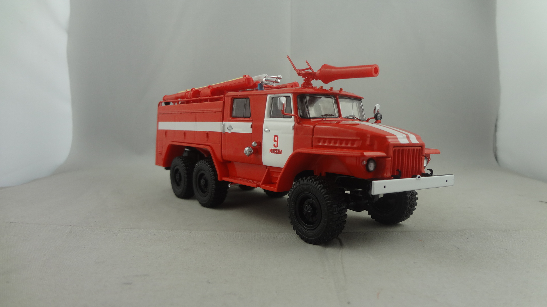 Diecast 150-PM-102 Moscow firefighter engine truck model