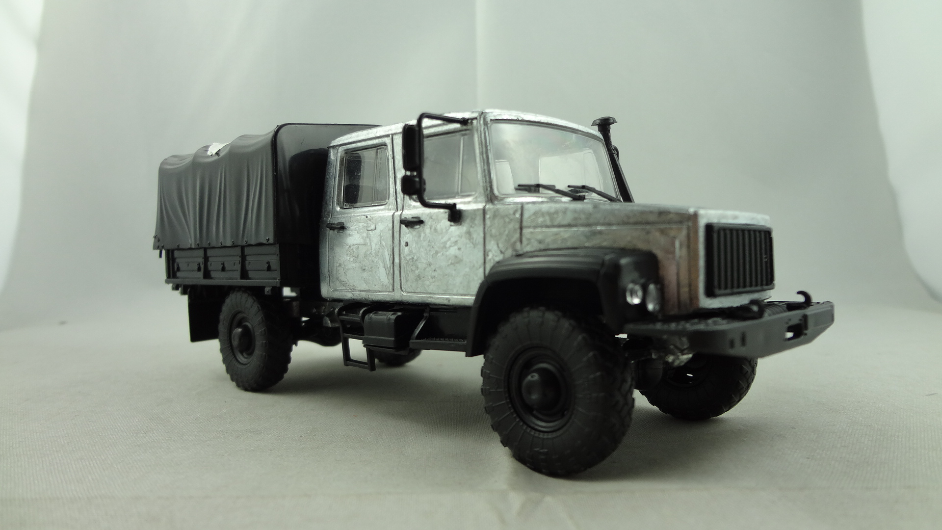 OEM Diecast GAZ33251 4X4  WITH AWNING model truck  