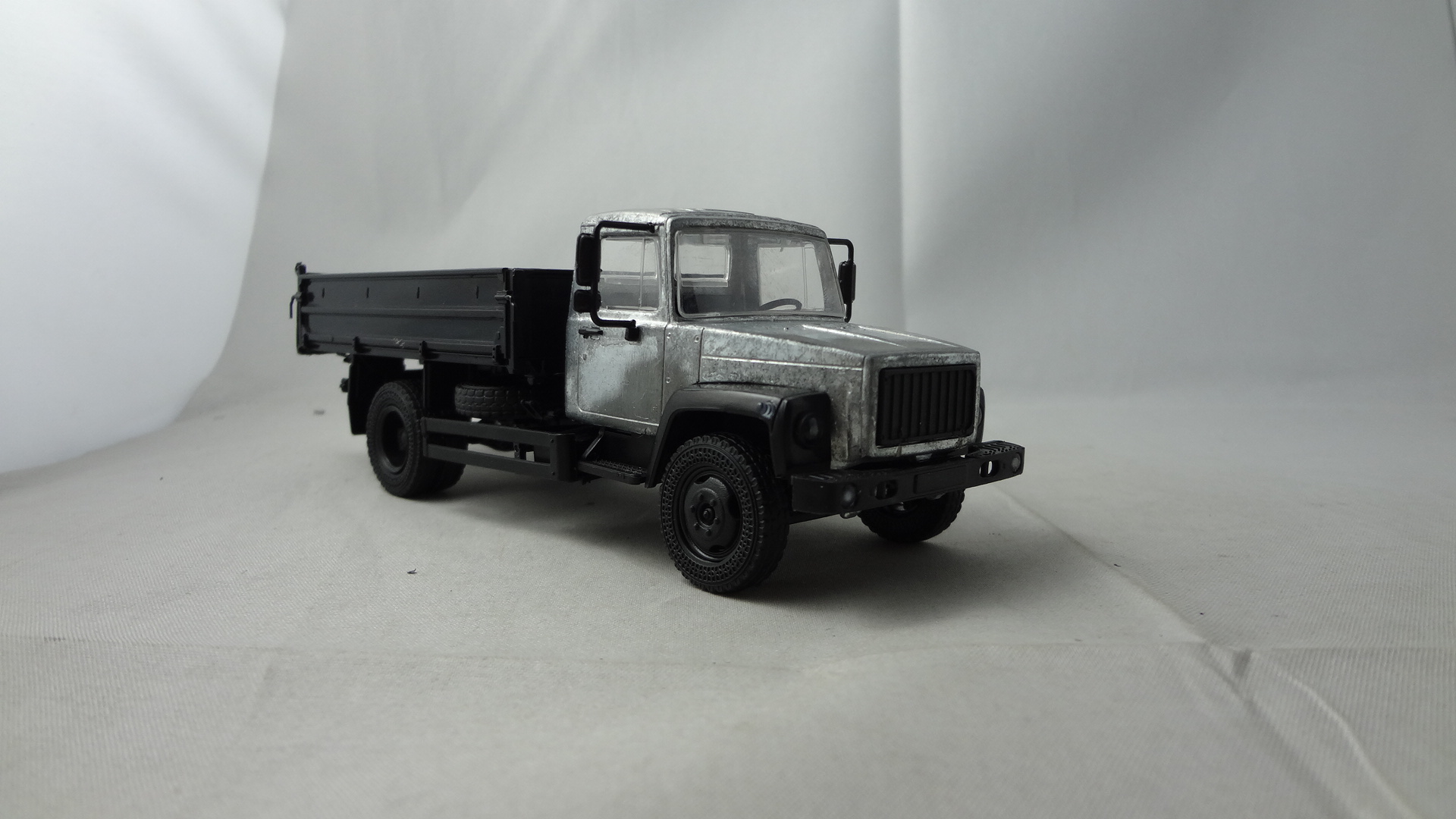 Diecast unpainted model truck GAZ35071