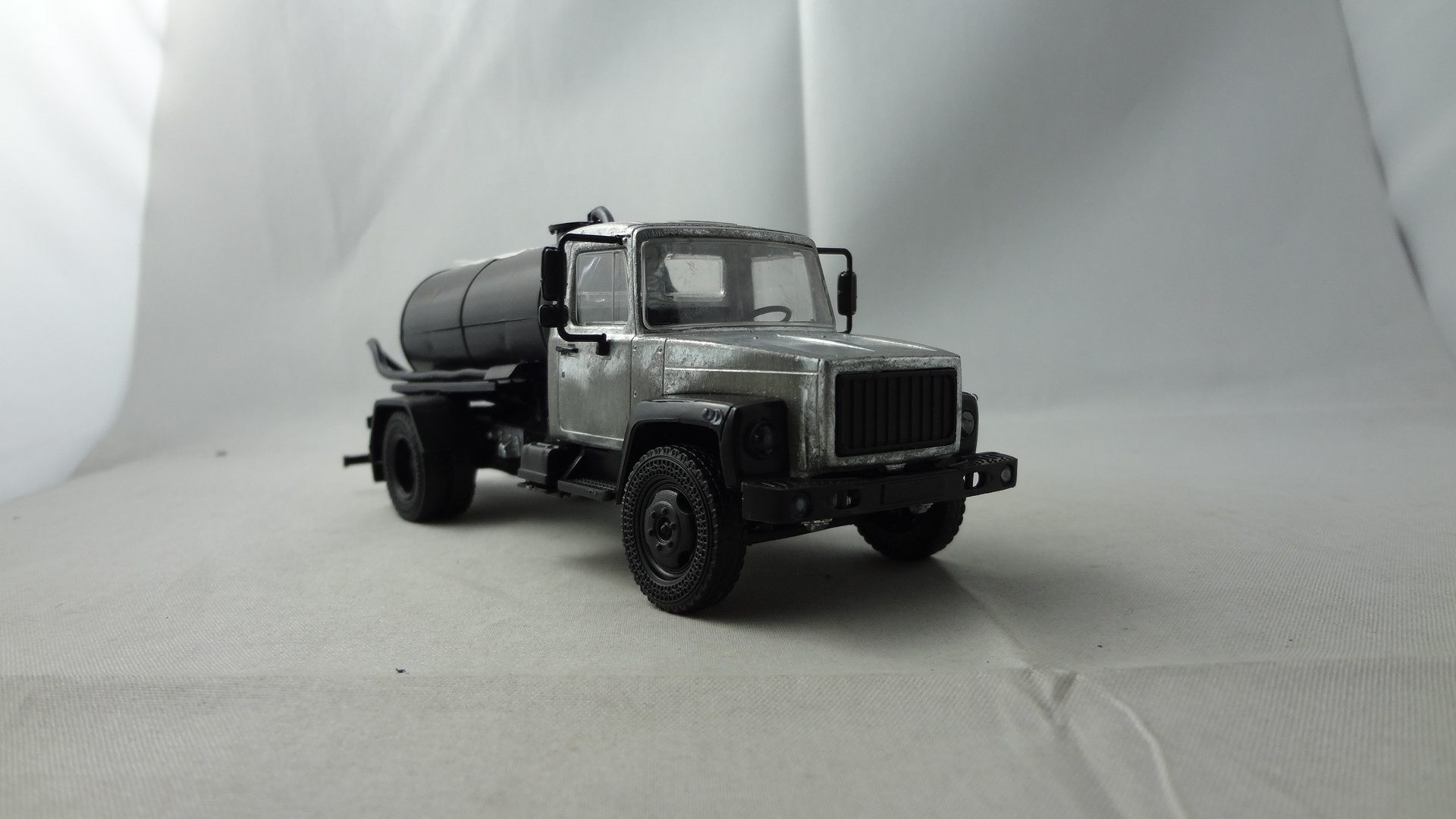 OEM Diecast truck  GAZ-KO-503 VACUUM -MACHINE
