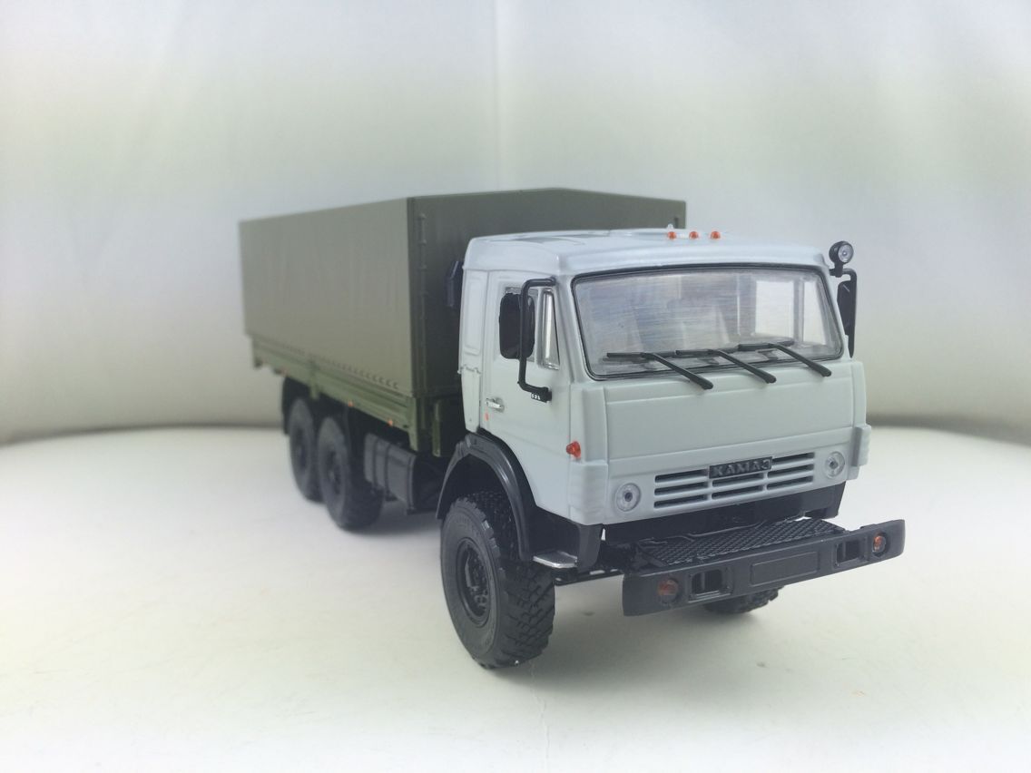 Grey Kamaz heavy Truck  1: 43  model collectible toys