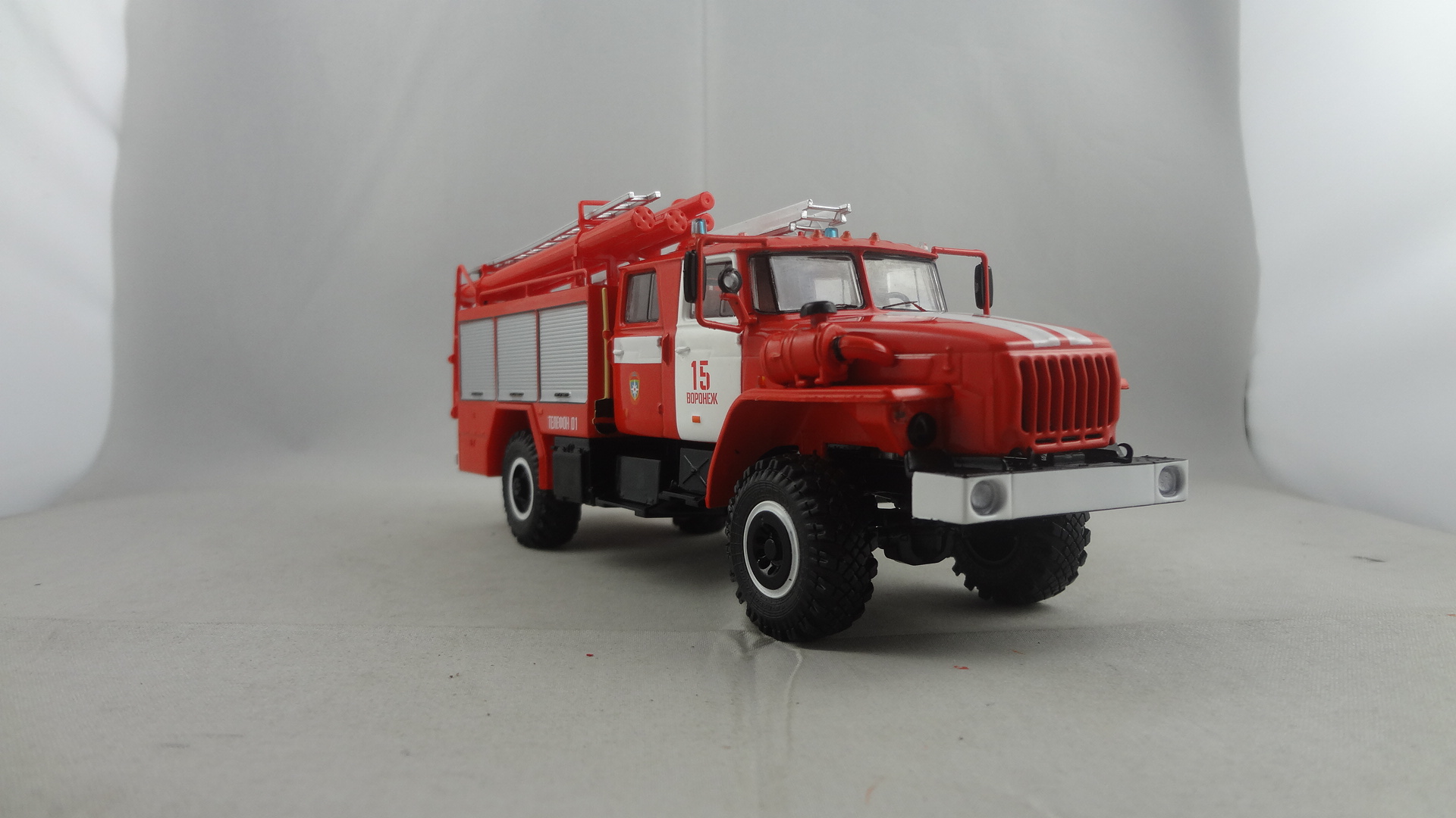 PSA-2 Voroneg firefighter truck model toy 